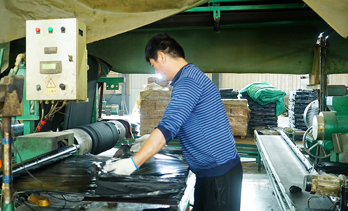 No middlemen taking a cut, bulk purchases get you better prices.
